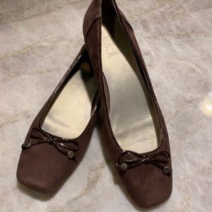 Joan&David brown suede flats 9.5M,